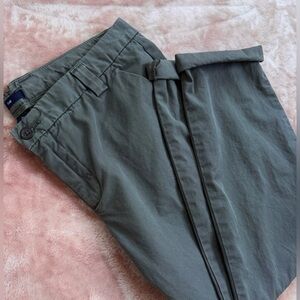 GAP - Relaxed Cropped Chino Pants